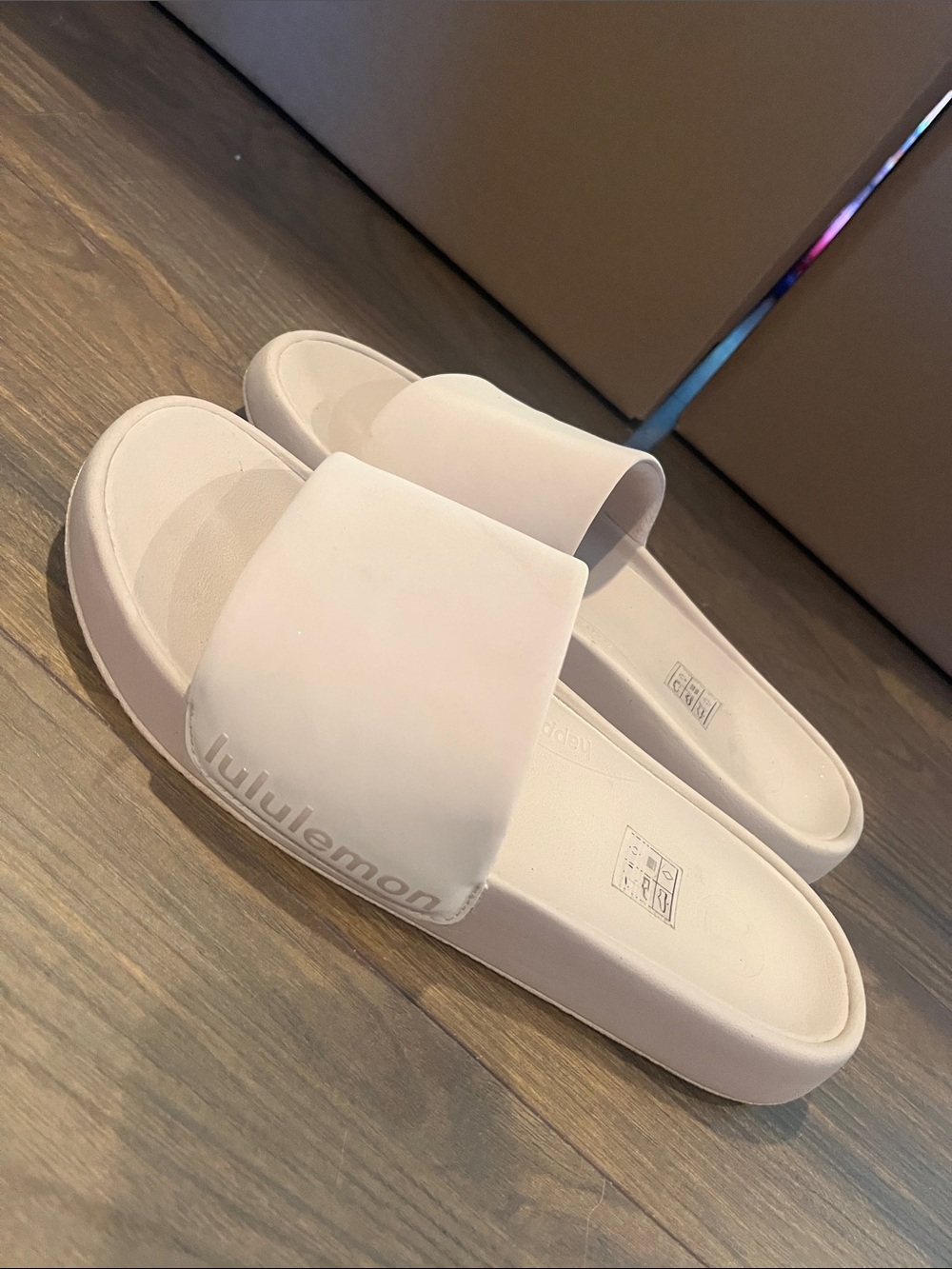 lululemon athletica Women's White Slide Sandals - Single Band
